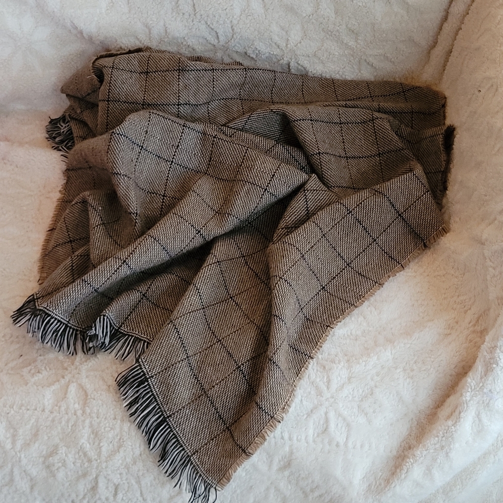 Scarf by LOOK